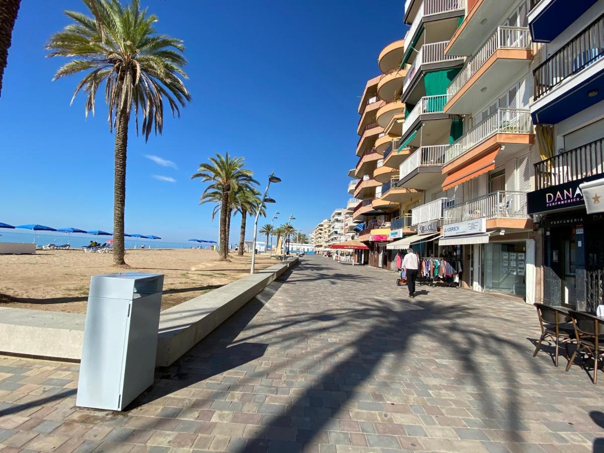 House On The Beach Calafell Bagian luar foto