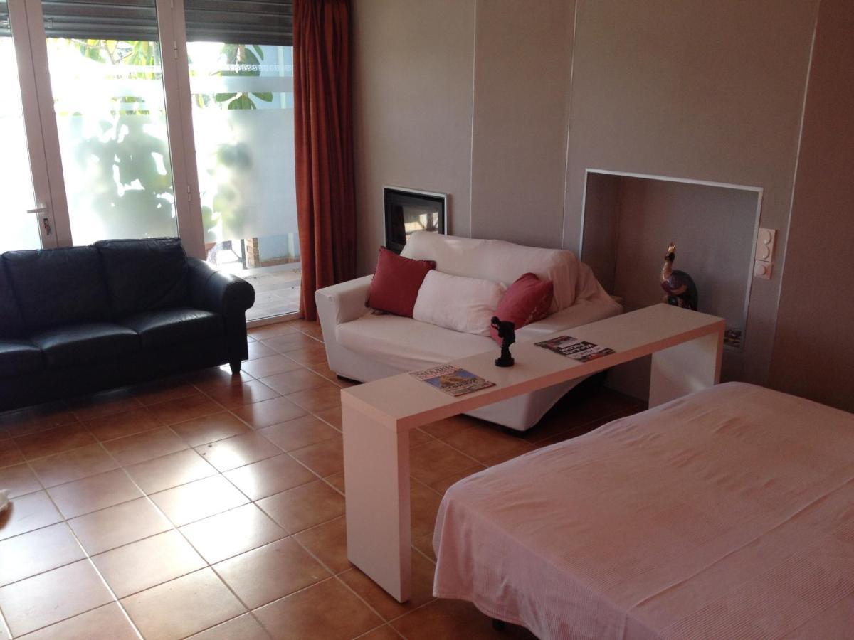 House On The Beach Calafell Bagian luar foto