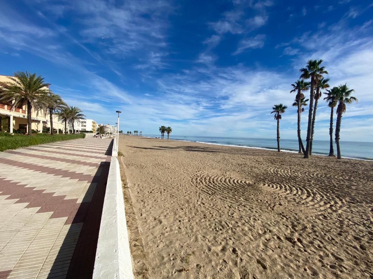 House On The Beach Calafell Bagian luar foto