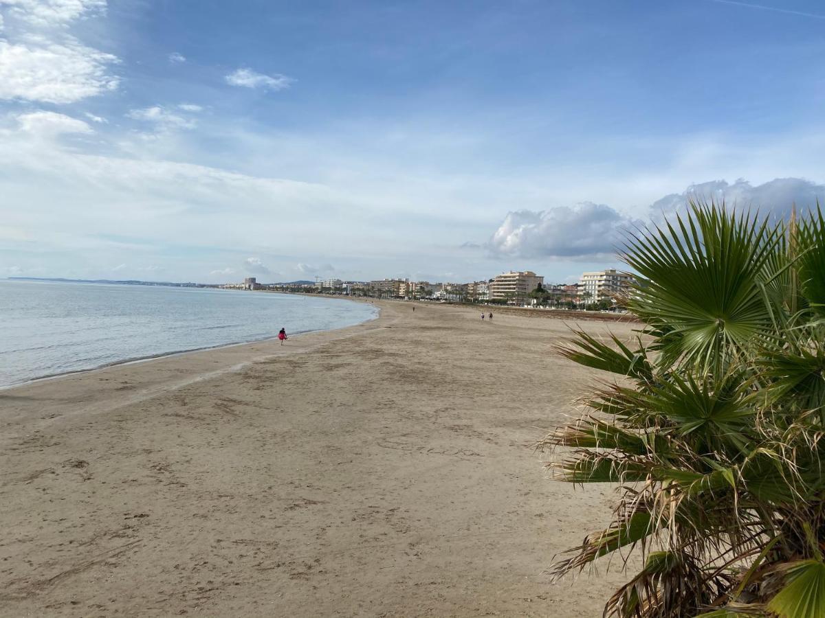 House On The Beach Calafell Bagian luar foto