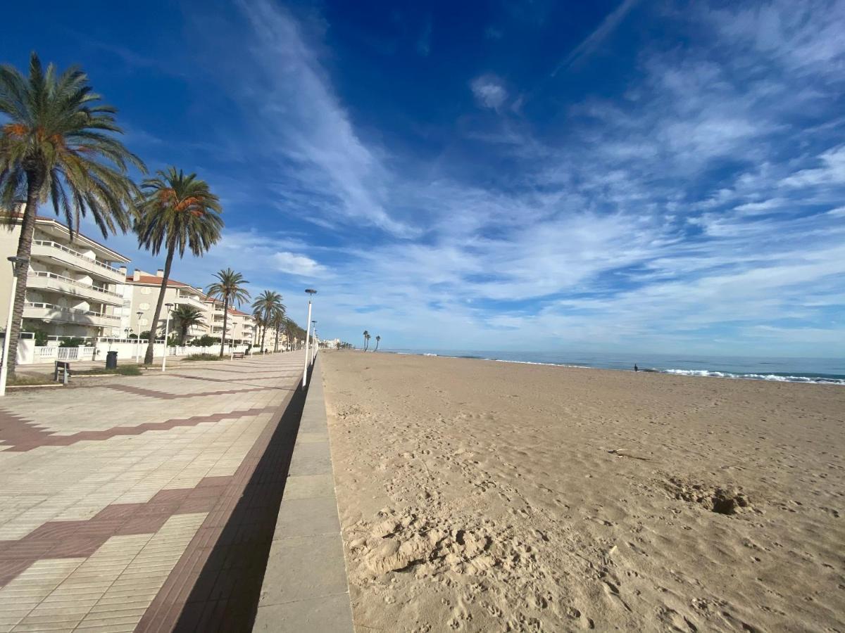 House On The Beach Calafell Bagian luar foto